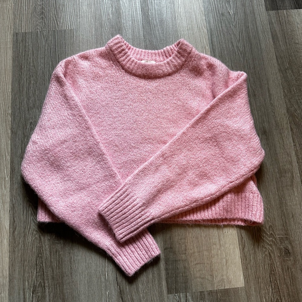 Size large pink H&M sweater NWOT
